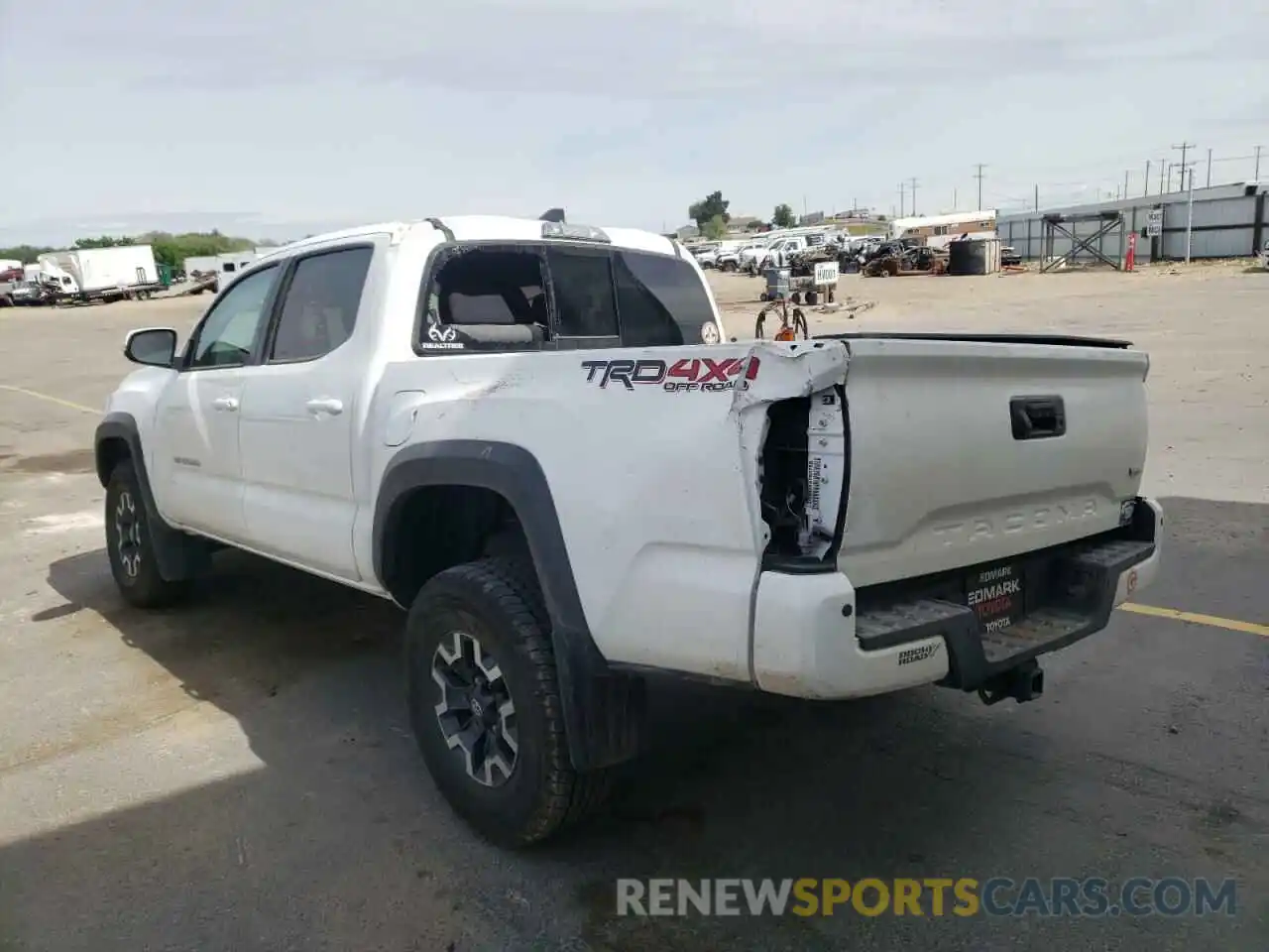 3 Photograph of a damaged car 3TMCZ5AN0MM405790 TOYOTA TACOMA 2021