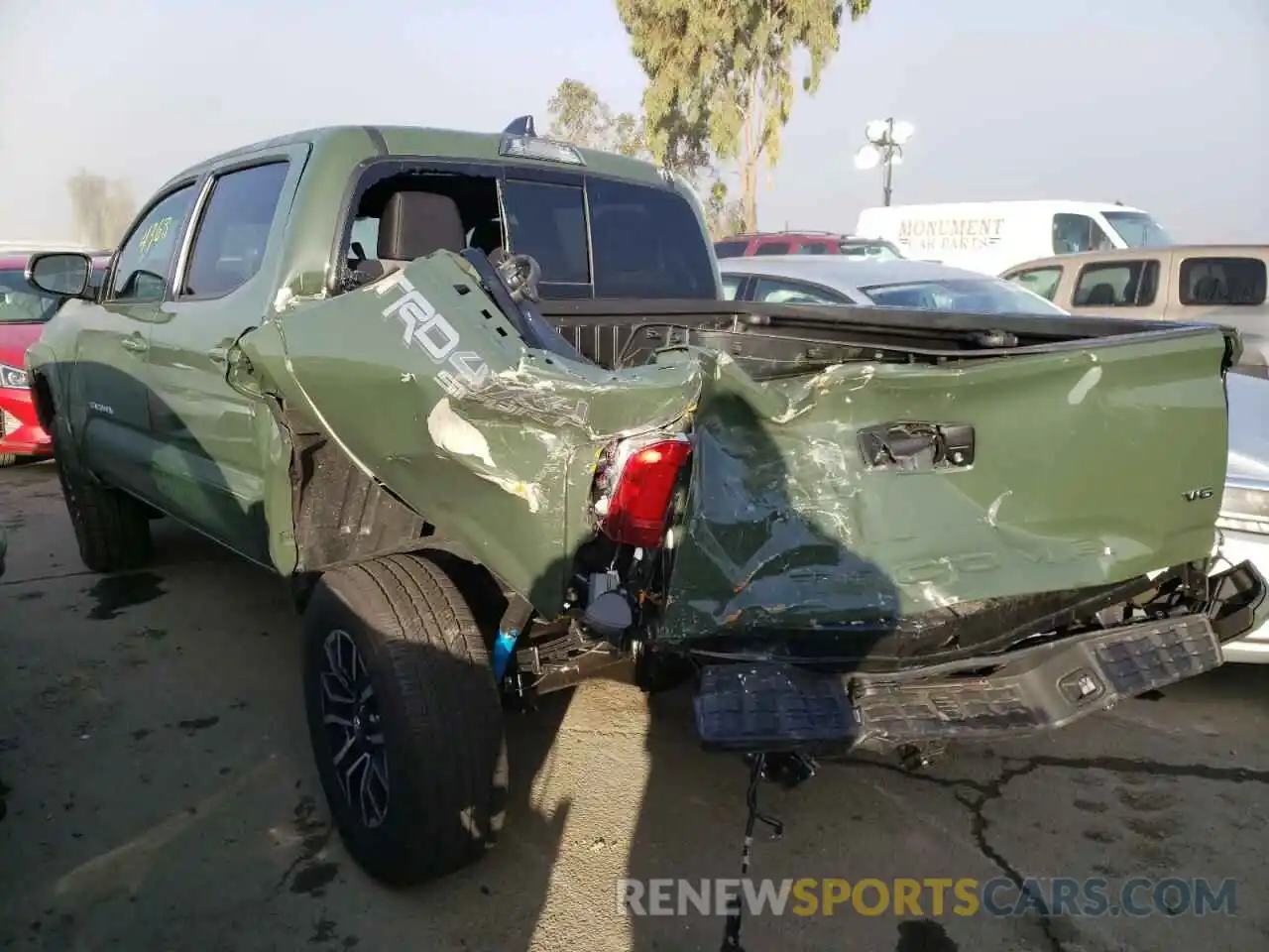 3 Photograph of a damaged car 3TMCZ5AN0MM423688 TOYOTA TACOMA 2021