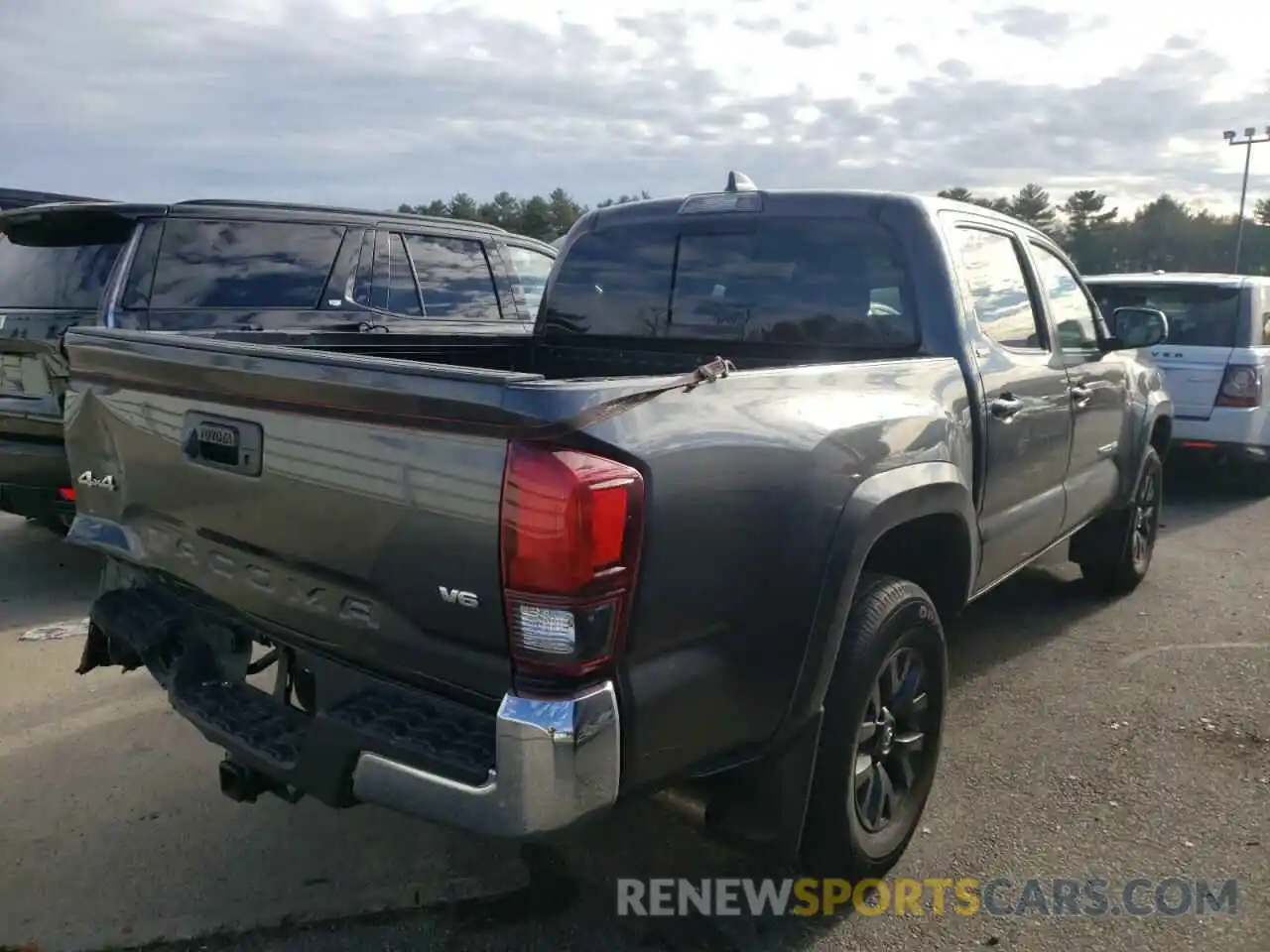 4 Photograph of a damaged car 3TMCZ5AN0MM424422 TOYOTA TACOMA 2021