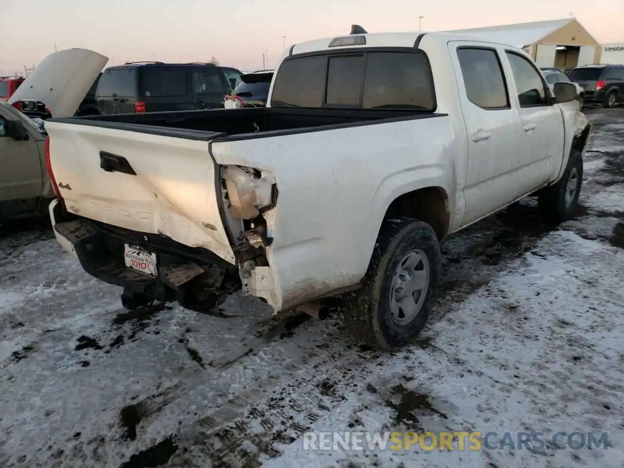 4 Photograph of a damaged car 3TMCZ5AN0MM432441 TOYOTA TACOMA 2021