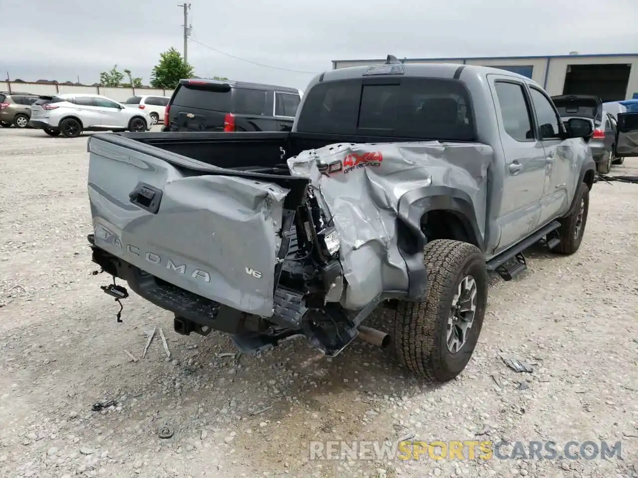 4 Photograph of a damaged car 3TMCZ5AN0MM433217 TOYOTA TACOMA 2021