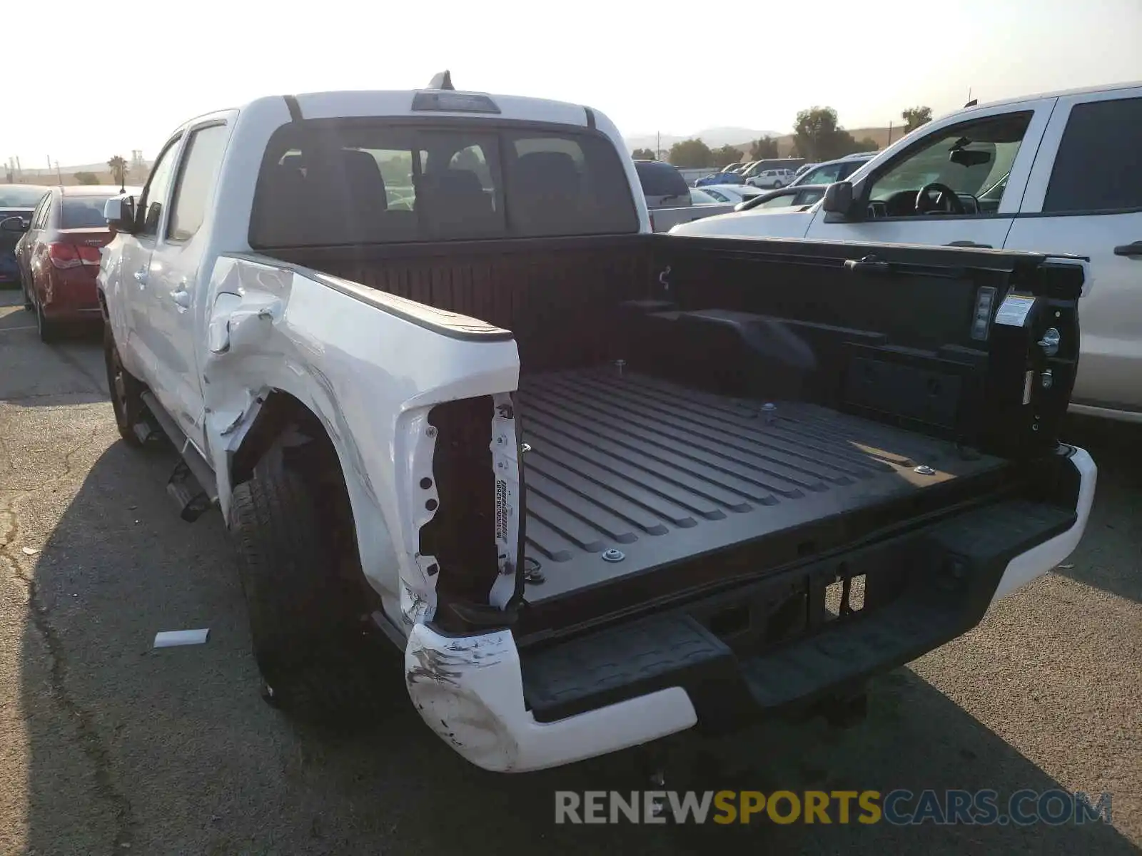 3 Photograph of a damaged car 3TMCZ5AN0MM433282 TOYOTA TACOMA 2021