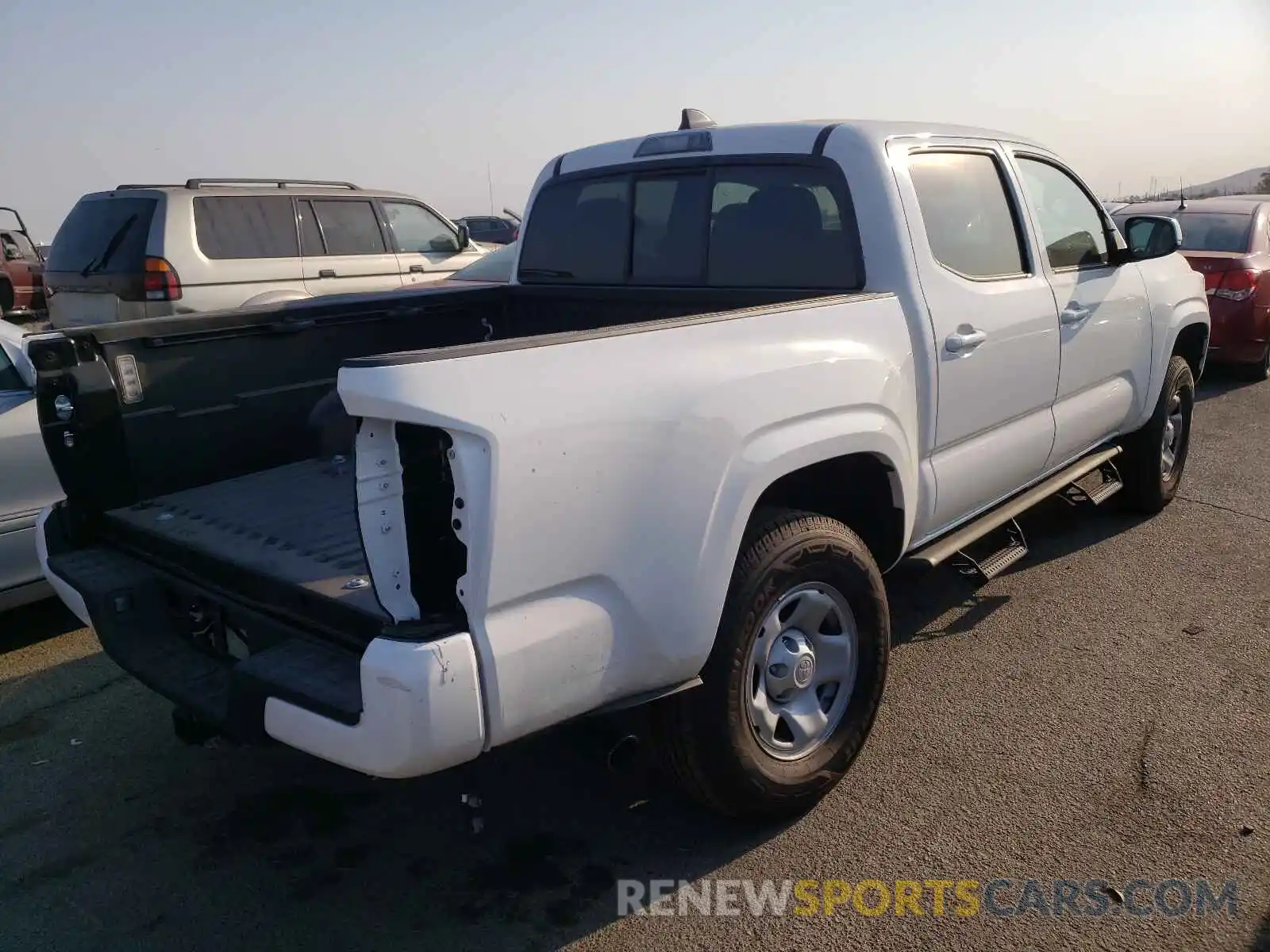 4 Photograph of a damaged car 3TMCZ5AN0MM433282 TOYOTA TACOMA 2021