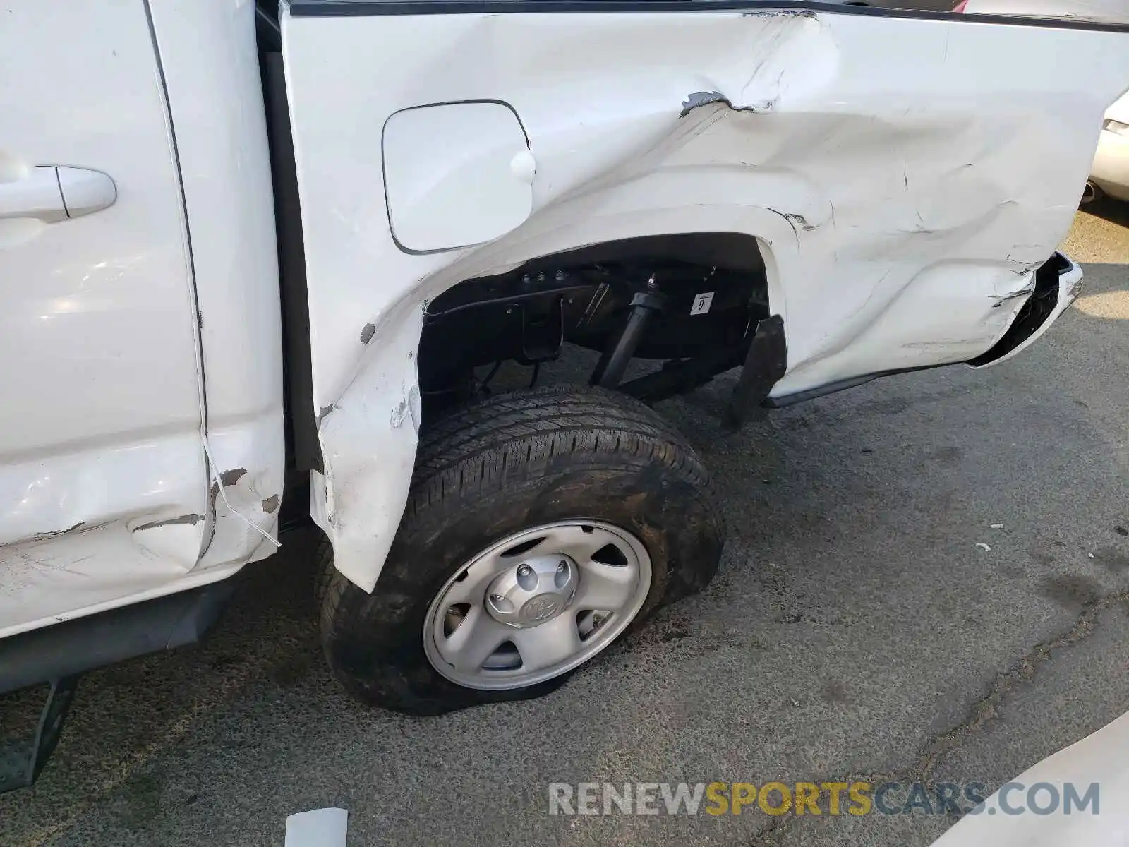 9 Photograph of a damaged car 3TMCZ5AN0MM433282 TOYOTA TACOMA 2021