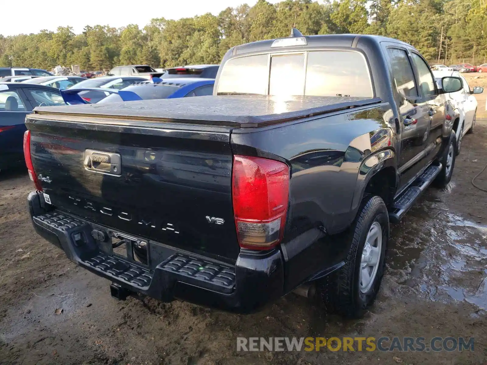 4 Photograph of a damaged car 3TMCZ5AN0MM439258 TOYOTA TACOMA 2021