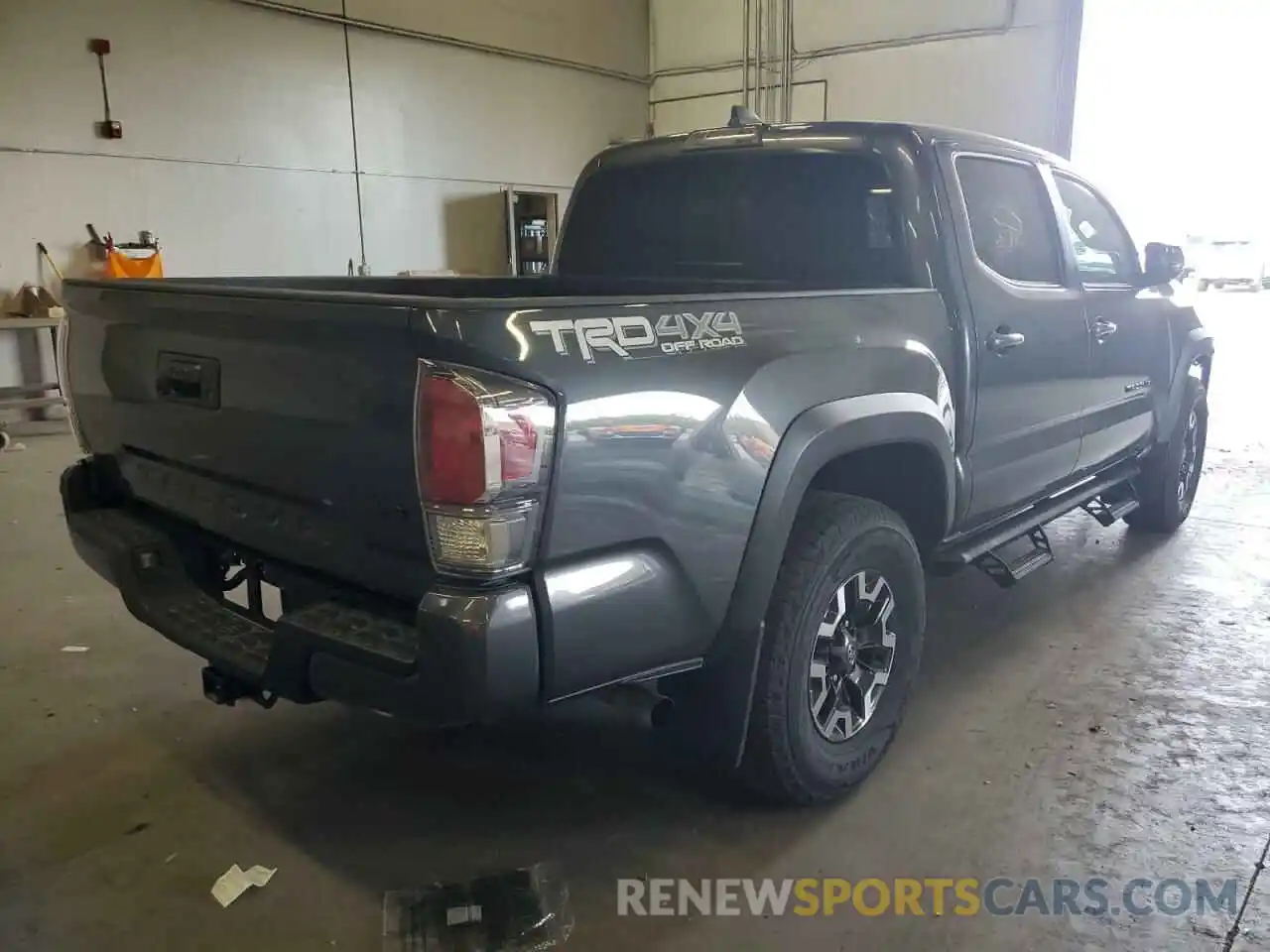 4 Photograph of a damaged car 3TMCZ5AN0MM440393 TOYOTA TACOMA 2021