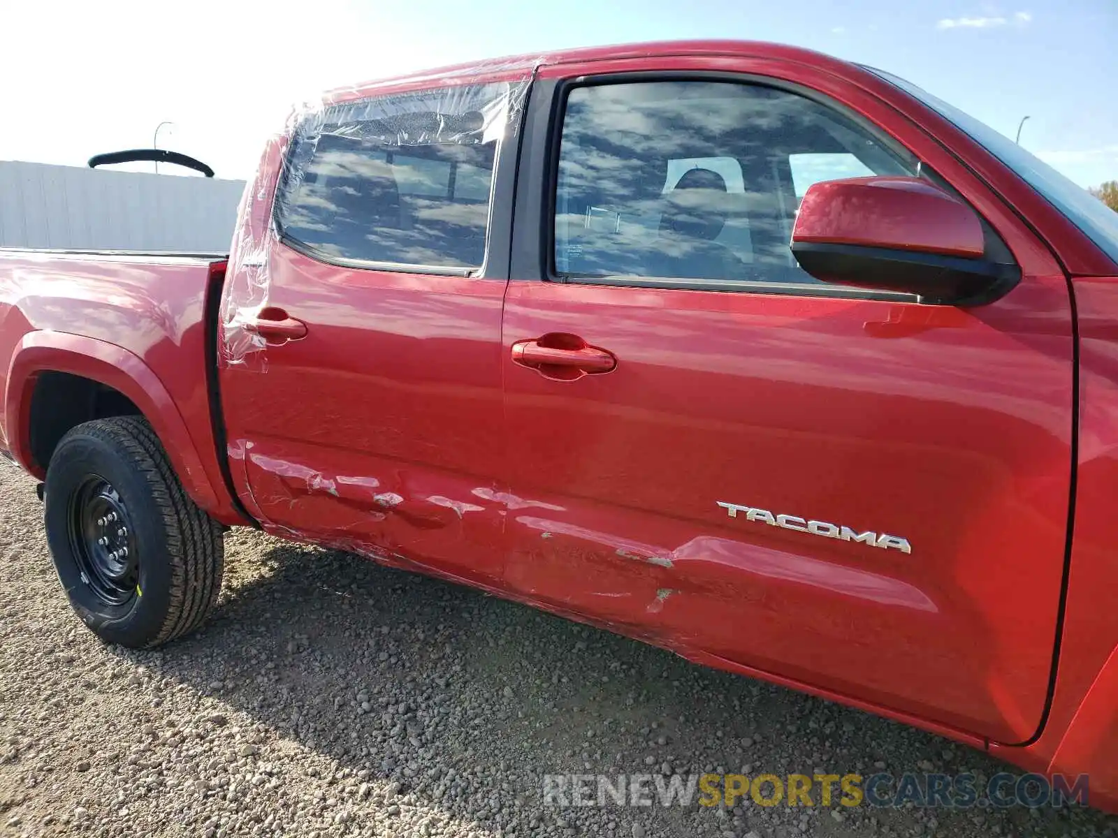 9 Photograph of a damaged car 3TMCZ5AN0MM443455 TOYOTA TACOMA 2021