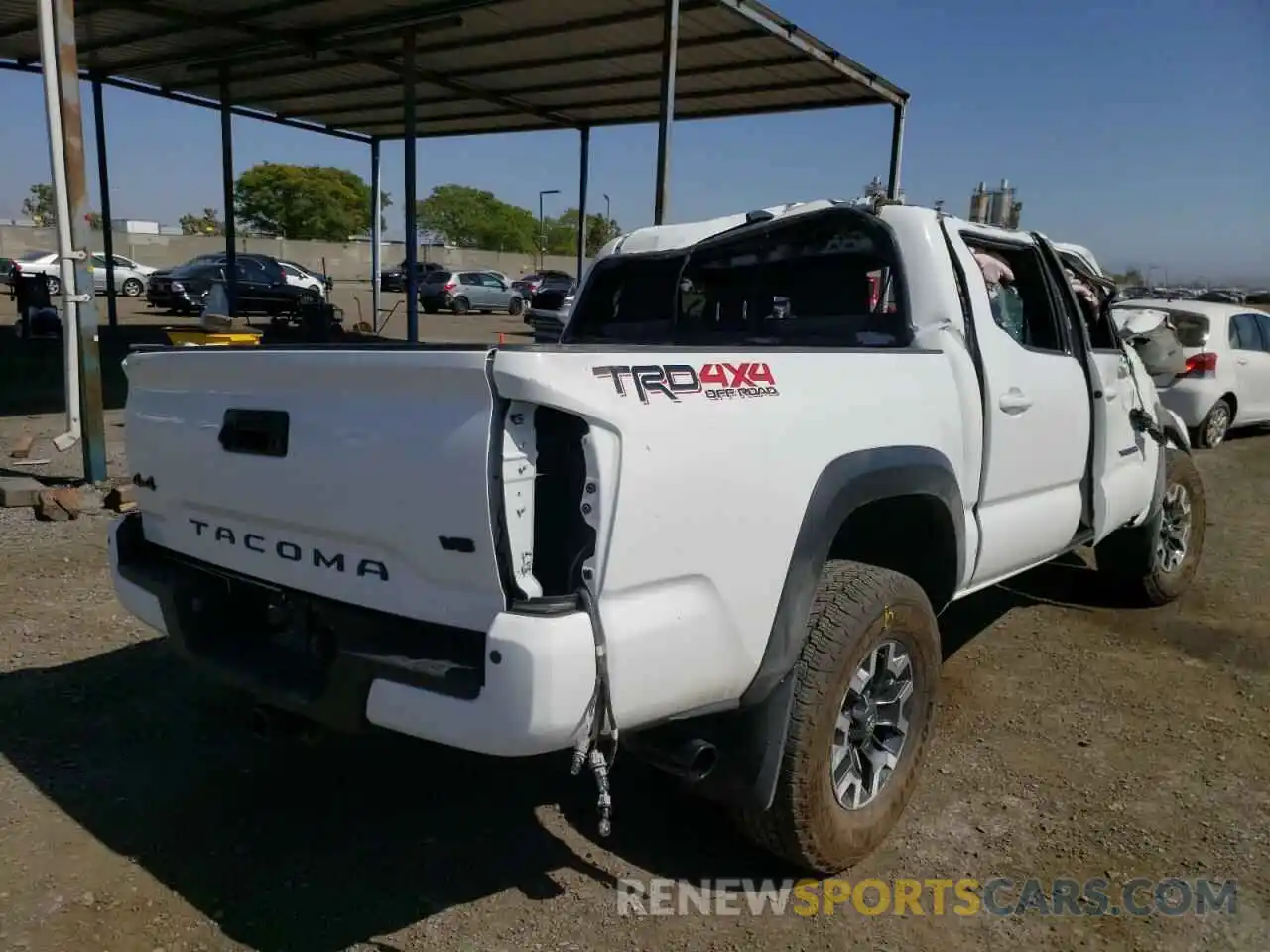 4 Photograph of a damaged car 3TMCZ5AN0MM443469 TOYOTA TACOMA 2021