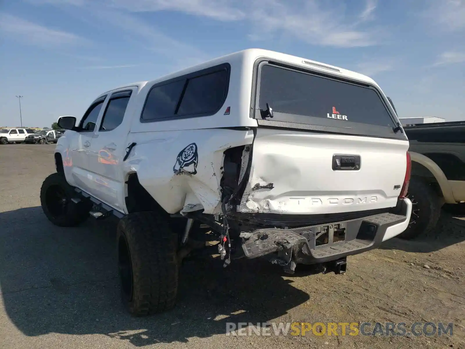 3 Photograph of a damaged car 3TMCZ5AN1MM371424 TOYOTA TACOMA 2021