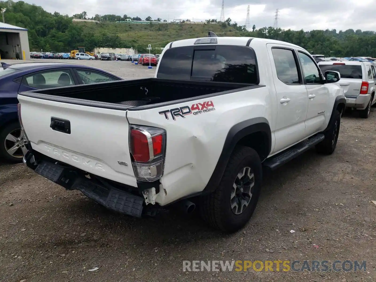 4 Photograph of a damaged car 3TMCZ5AN1MM383637 TOYOTA TACOMA 2021