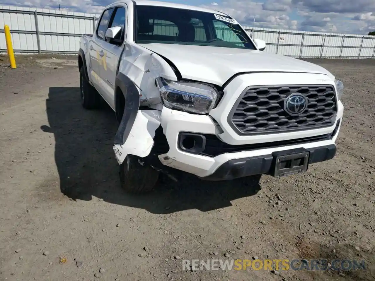 10 Photograph of a damaged car 3TMCZ5AN1MM399949 TOYOTA TACOMA 2021