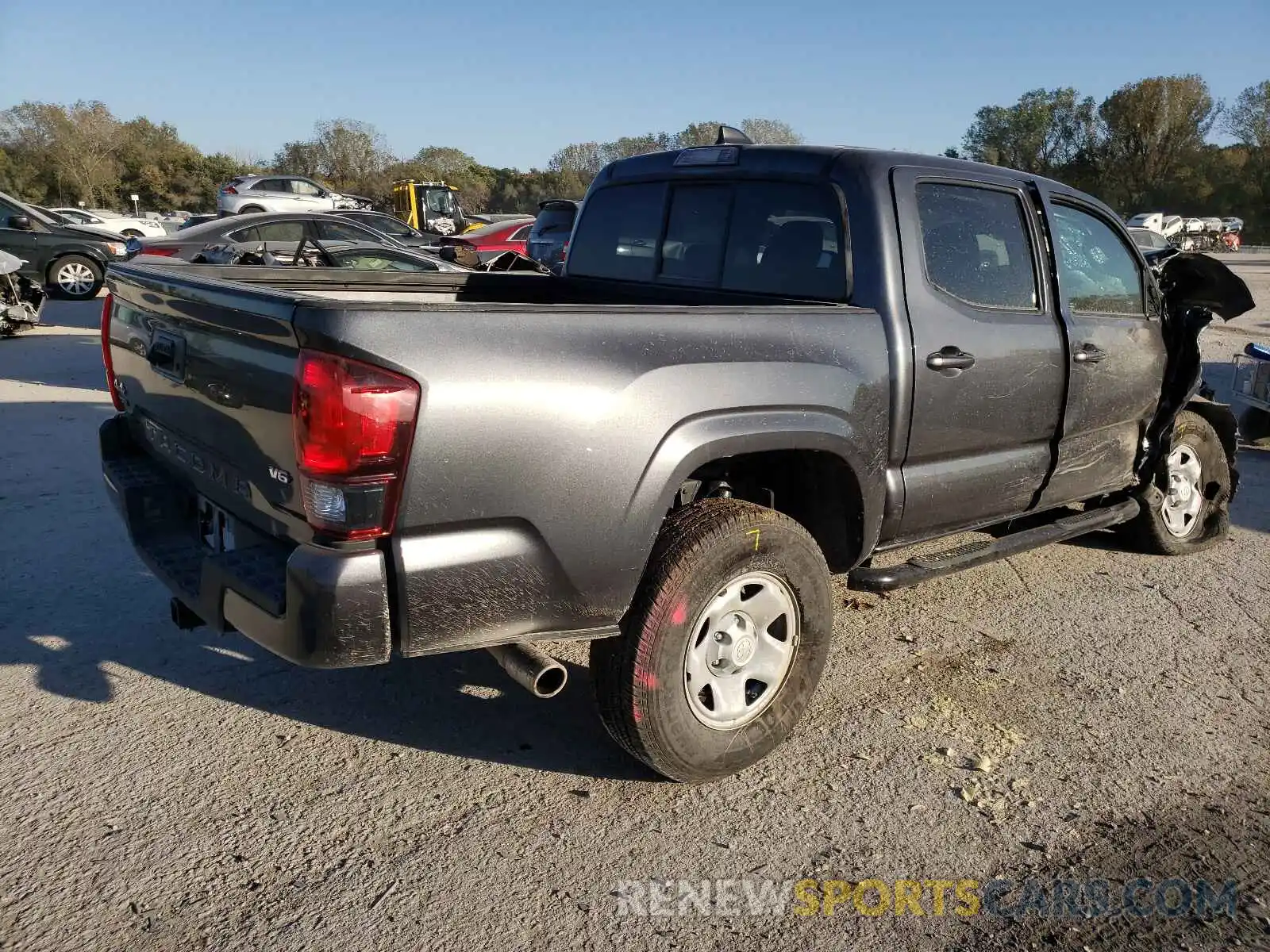 4 Photograph of a damaged car 3TMCZ5AN1MM404924 TOYOTA TACOMA 2021