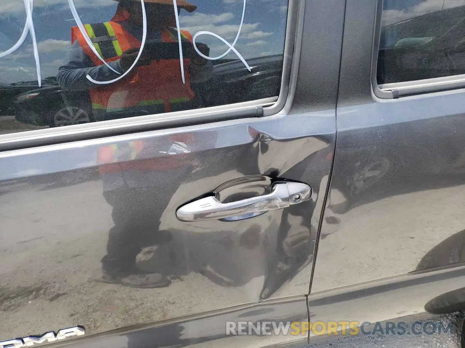 10 Photograph of a damaged car 3TMCZ5AN1MM405751 TOYOTA TACOMA 2021