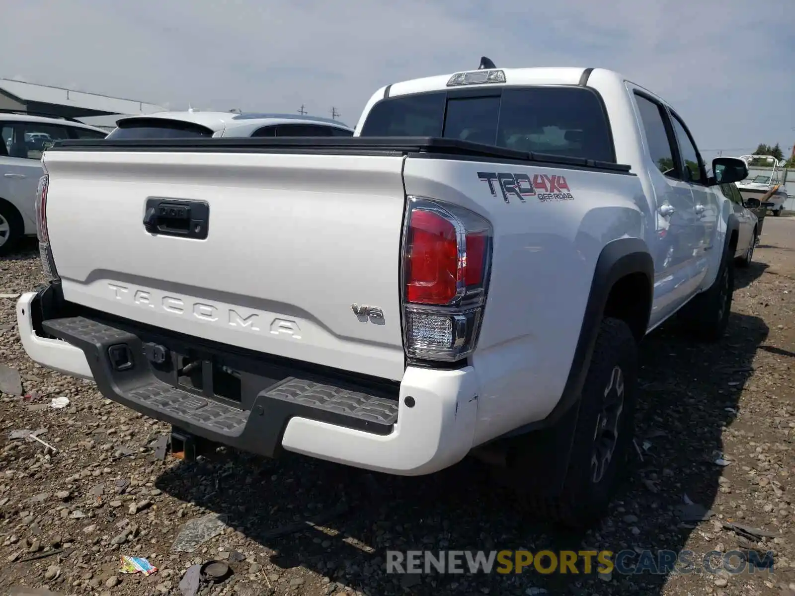 4 Photograph of a damaged car 3TMCZ5AN1MM409718 TOYOTA TACOMA 2021