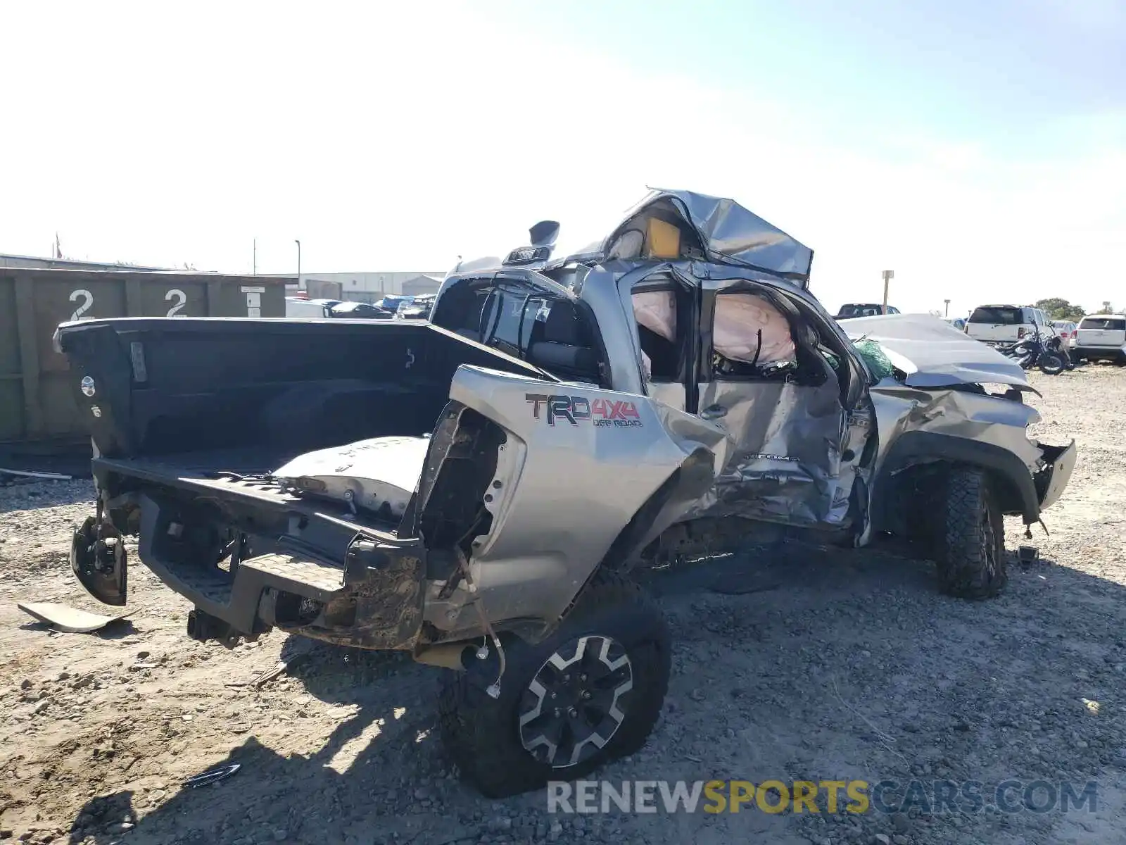 4 Photograph of a damaged car 3TMCZ5AN1MM415924 TOYOTA TACOMA 2021