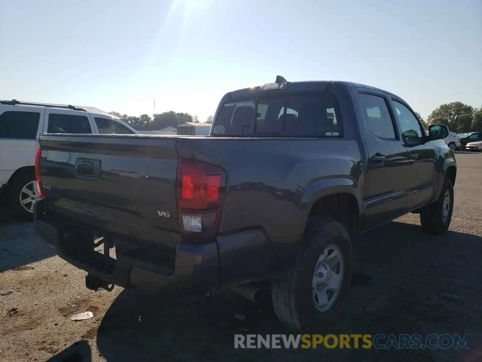 4 Photograph of a damaged car 3TMCZ5AN1MM421822 TOYOTA TACOMA 2021