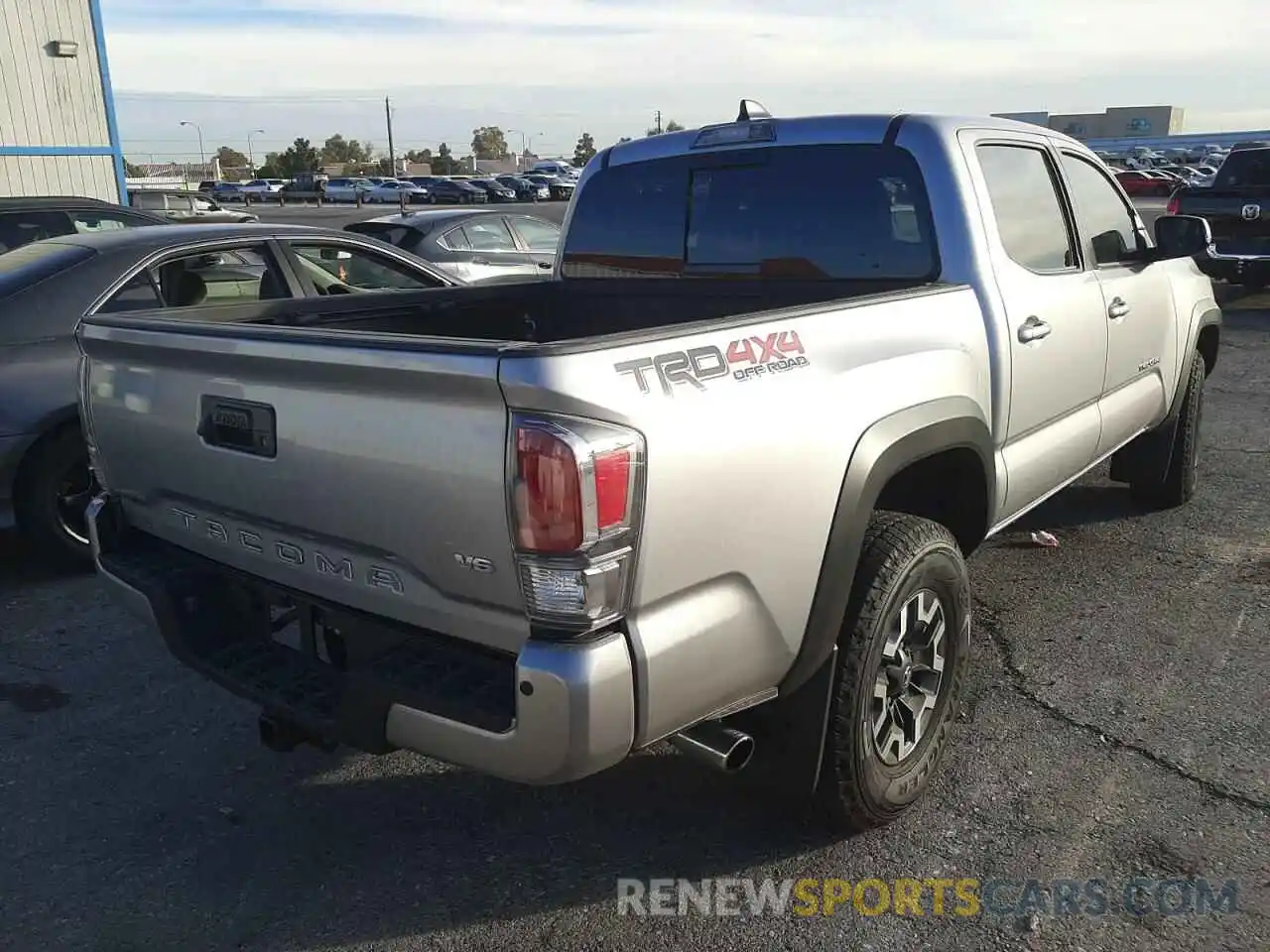 4 Photograph of a damaged car 3TMCZ5AN1MM430746 TOYOTA TACOMA 2021