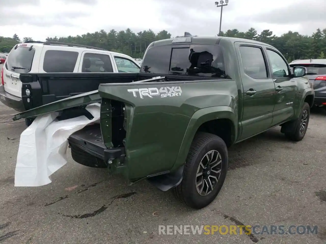 4 Photograph of a damaged car 3TMCZ5AN1MM432965 TOYOTA TACOMA 2021