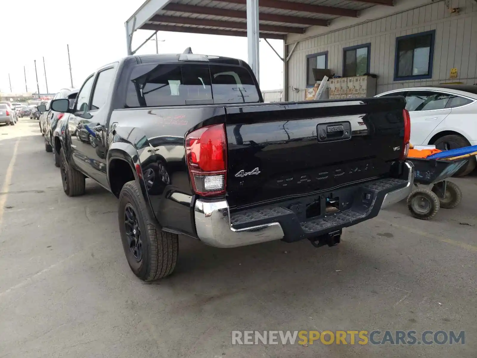 3 Photograph of a damaged car 3TMCZ5AN2MM381721 TOYOTA TACOMA 2021