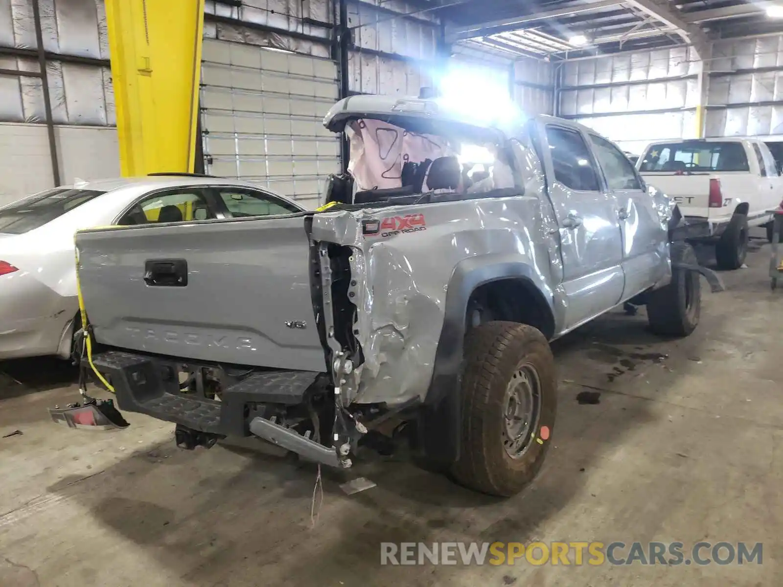 4 Photograph of a damaged car 3TMCZ5AN2MM390208 TOYOTA TACOMA 2021