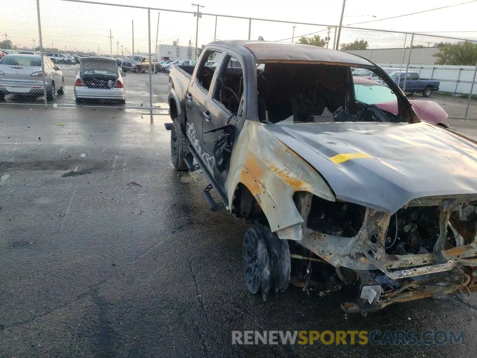 1 Photograph of a damaged car 3TMCZ5AN2MM402065 TOYOTA TACOMA 2021