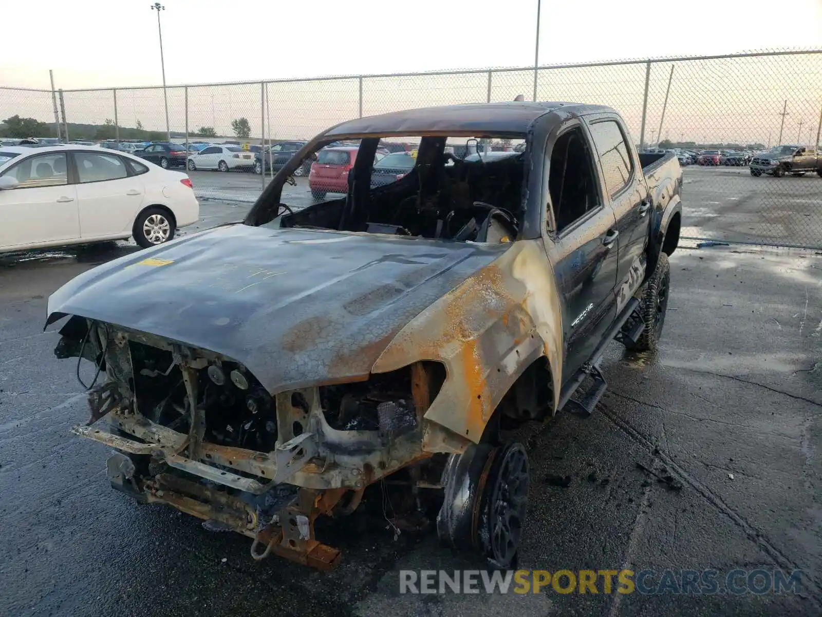 2 Photograph of a damaged car 3TMCZ5AN2MM402065 TOYOTA TACOMA 2021