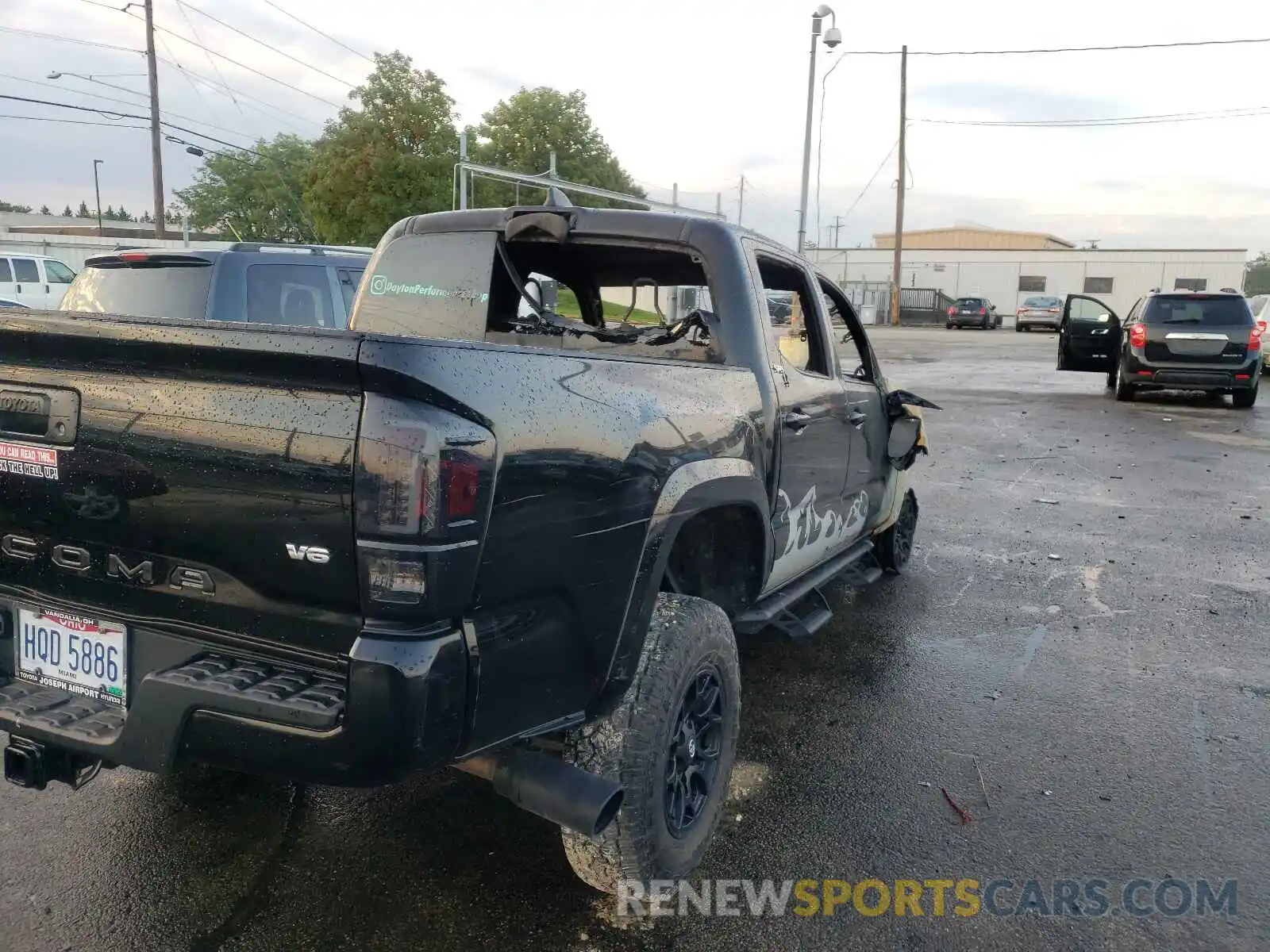 4 Photograph of a damaged car 3TMCZ5AN2MM402065 TOYOTA TACOMA 2021