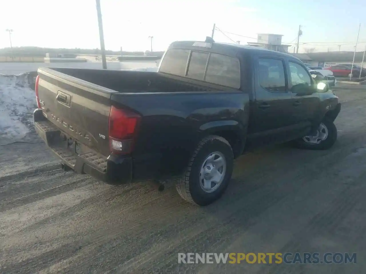 4 Photograph of a damaged car 3TMCZ5AN2MM403622 TOYOTA TACOMA 2021