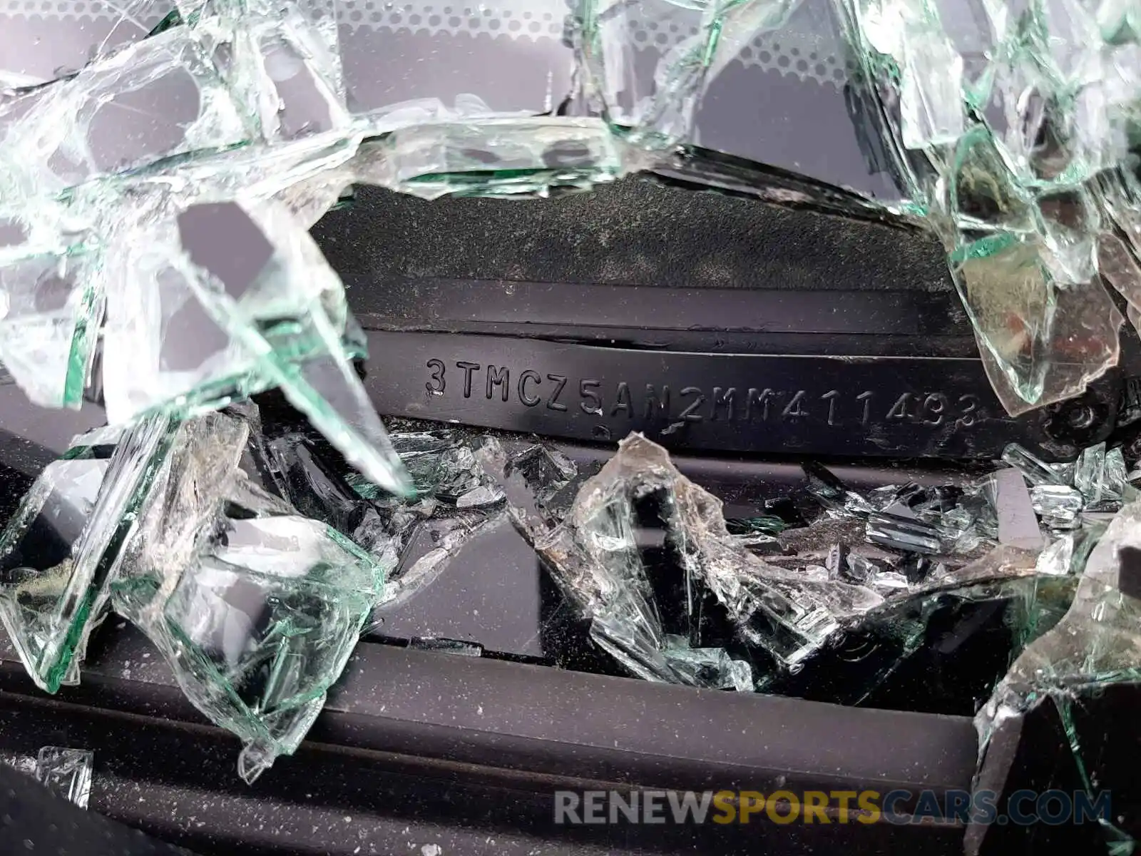 10 Photograph of a damaged car 3TMCZ5AN2MM411493 TOYOTA TACOMA 2021