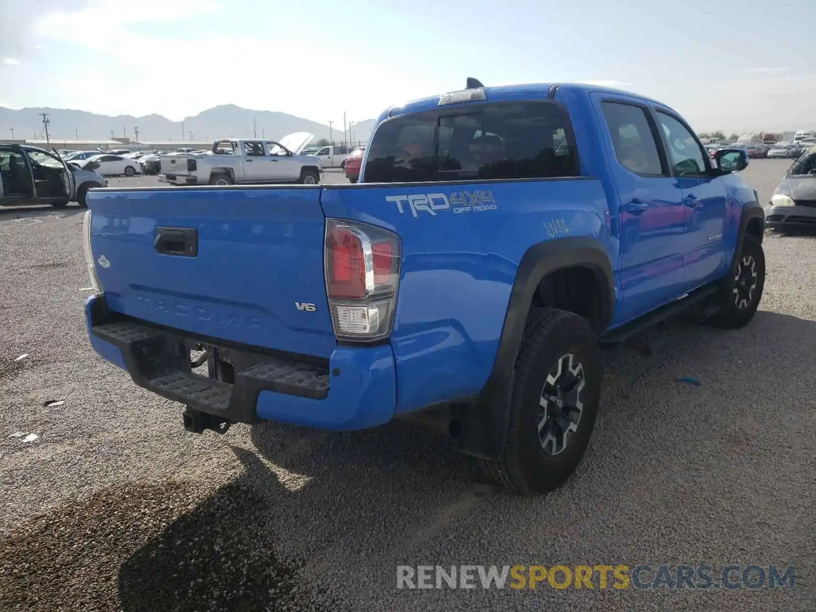 4 Photograph of a damaged car 3TMCZ5AN2MM422476 TOYOTA TACOMA 2021