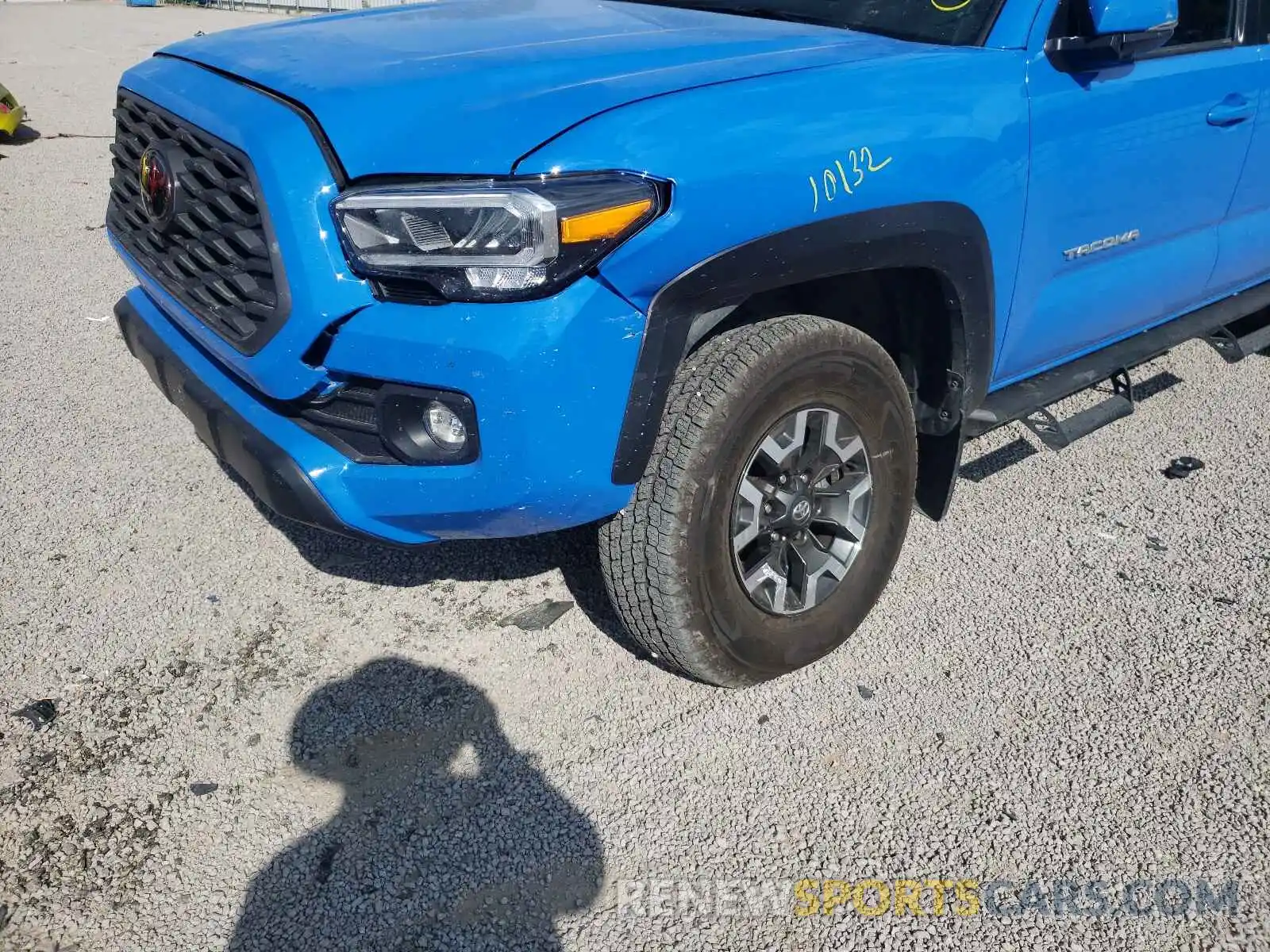 9 Photograph of a damaged car 3TMCZ5AN2MM422476 TOYOTA TACOMA 2021