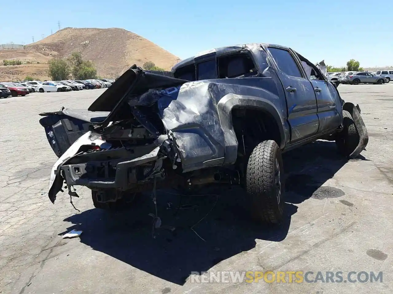 4 Photograph of a damaged car 3TMCZ5AN2MM428147 TOYOTA TACOMA 2021