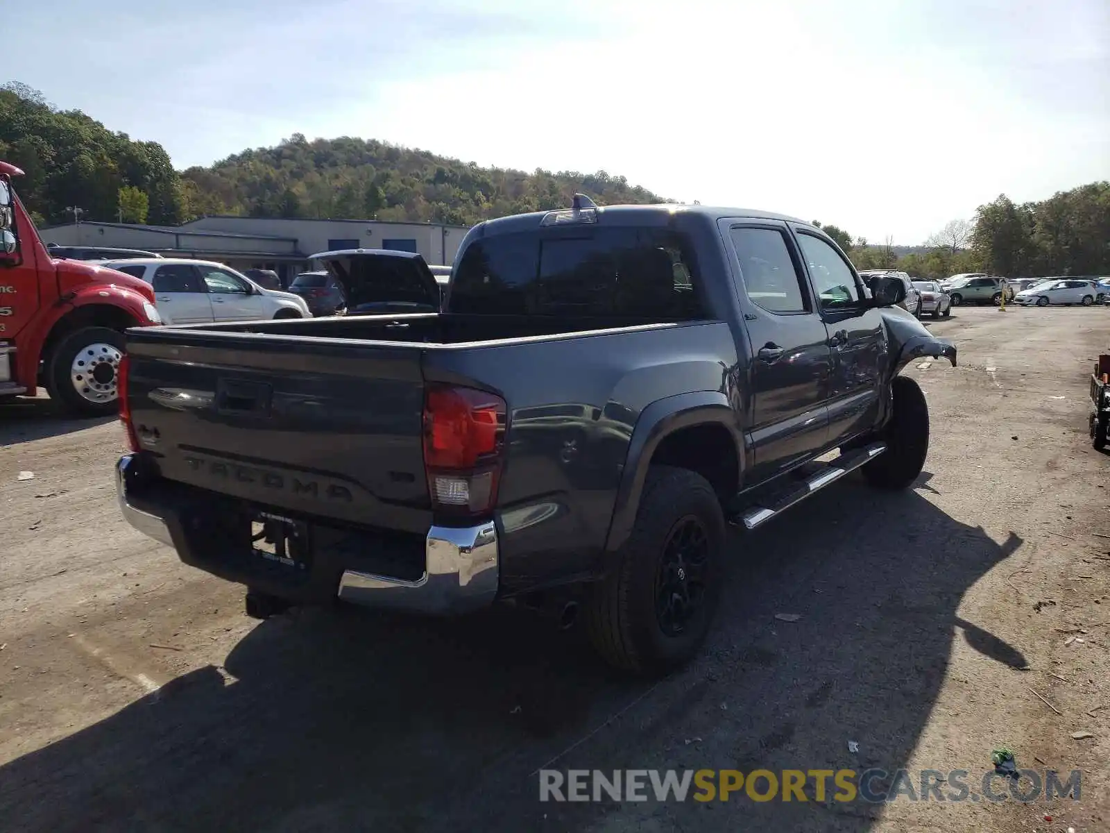 4 Photograph of a damaged car 3TMCZ5AN2MM429217 TOYOTA TACOMA 2021