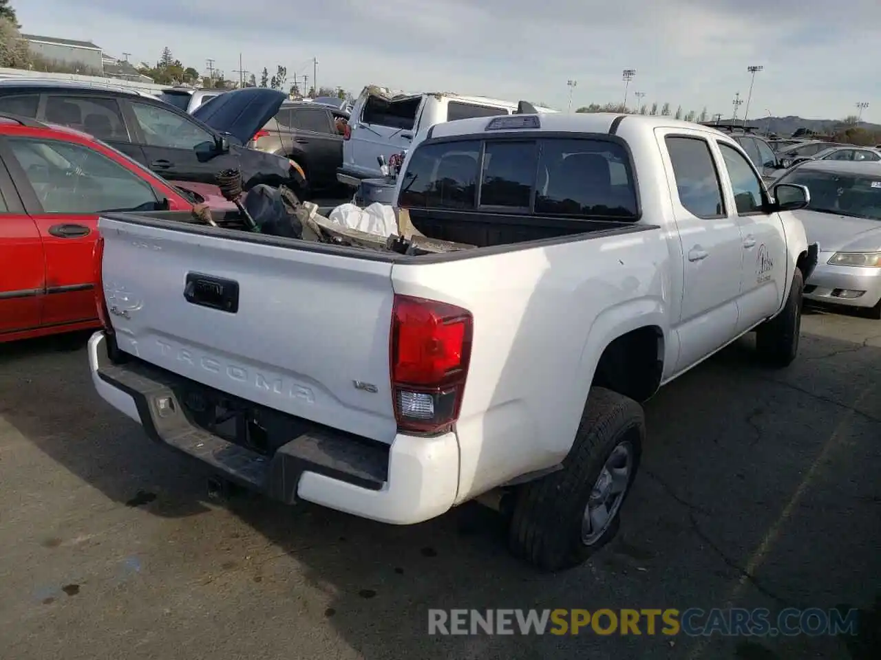 4 Photograph of a damaged car 3TMCZ5AN2MM437656 TOYOTA TACOMA 2021