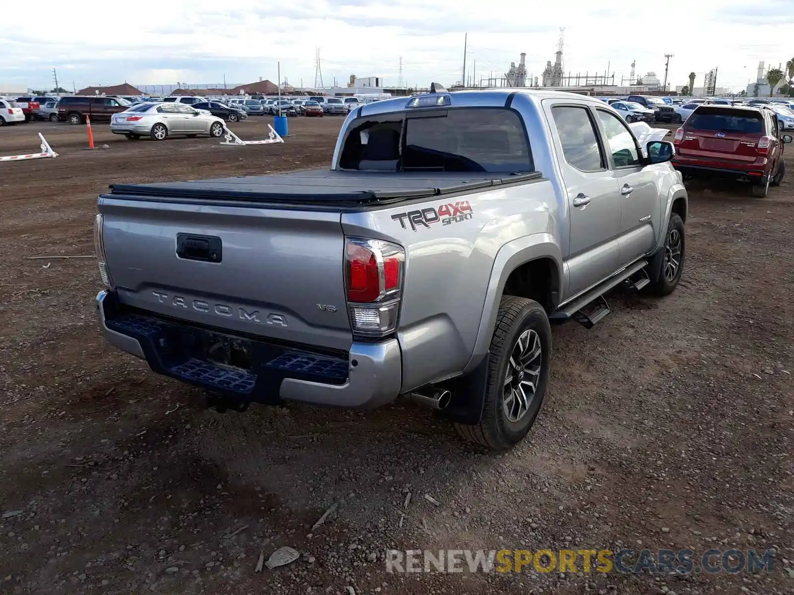 4 Photograph of a damaged car 3TMCZ5AN2MM439763 TOYOTA TACOMA 2021