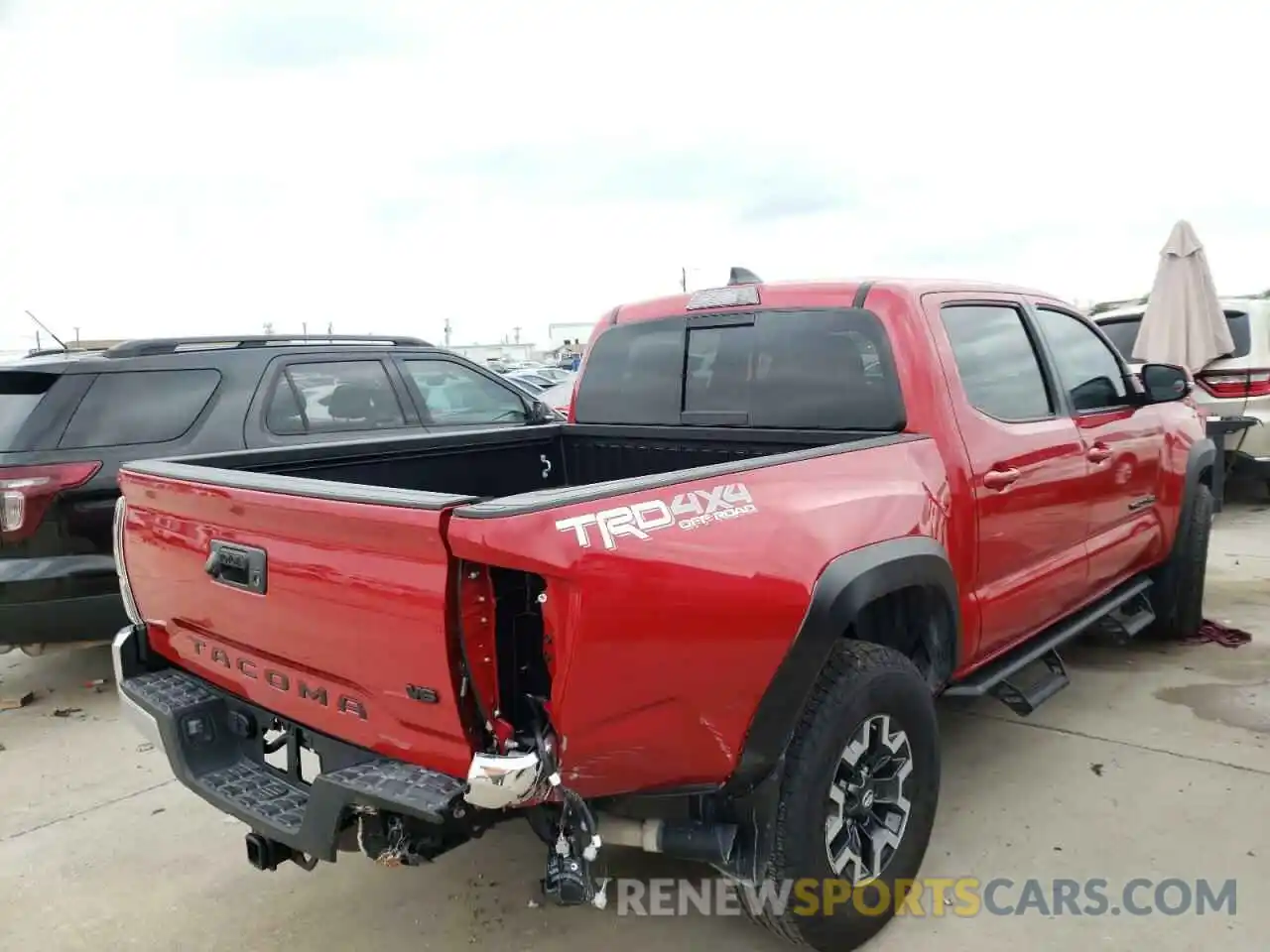 4 Photograph of a damaged car 3TMCZ5AN2MM446390 TOYOTA TACOMA 2021