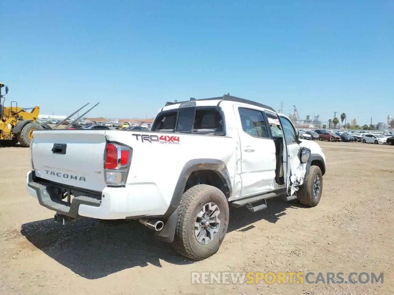 4 Photograph of a damaged car 3TMCZ5AN2MM451931 TOYOTA TACOMA 2021