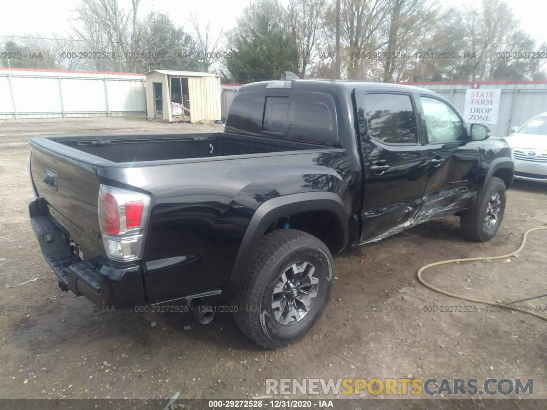 4 Photograph of a damaged car 3TMCZ5AN3MM381405 TOYOTA TACOMA 2021