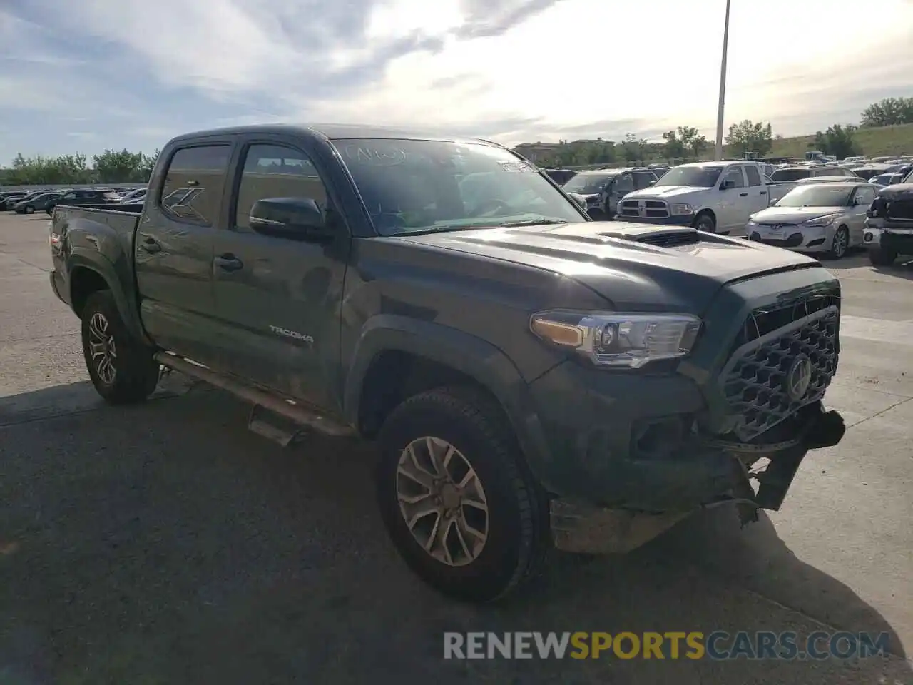 1 Фотография поврежденного автомобиля 3TMCZ5AN3MM392162 TOYOTA TACOMA 2021