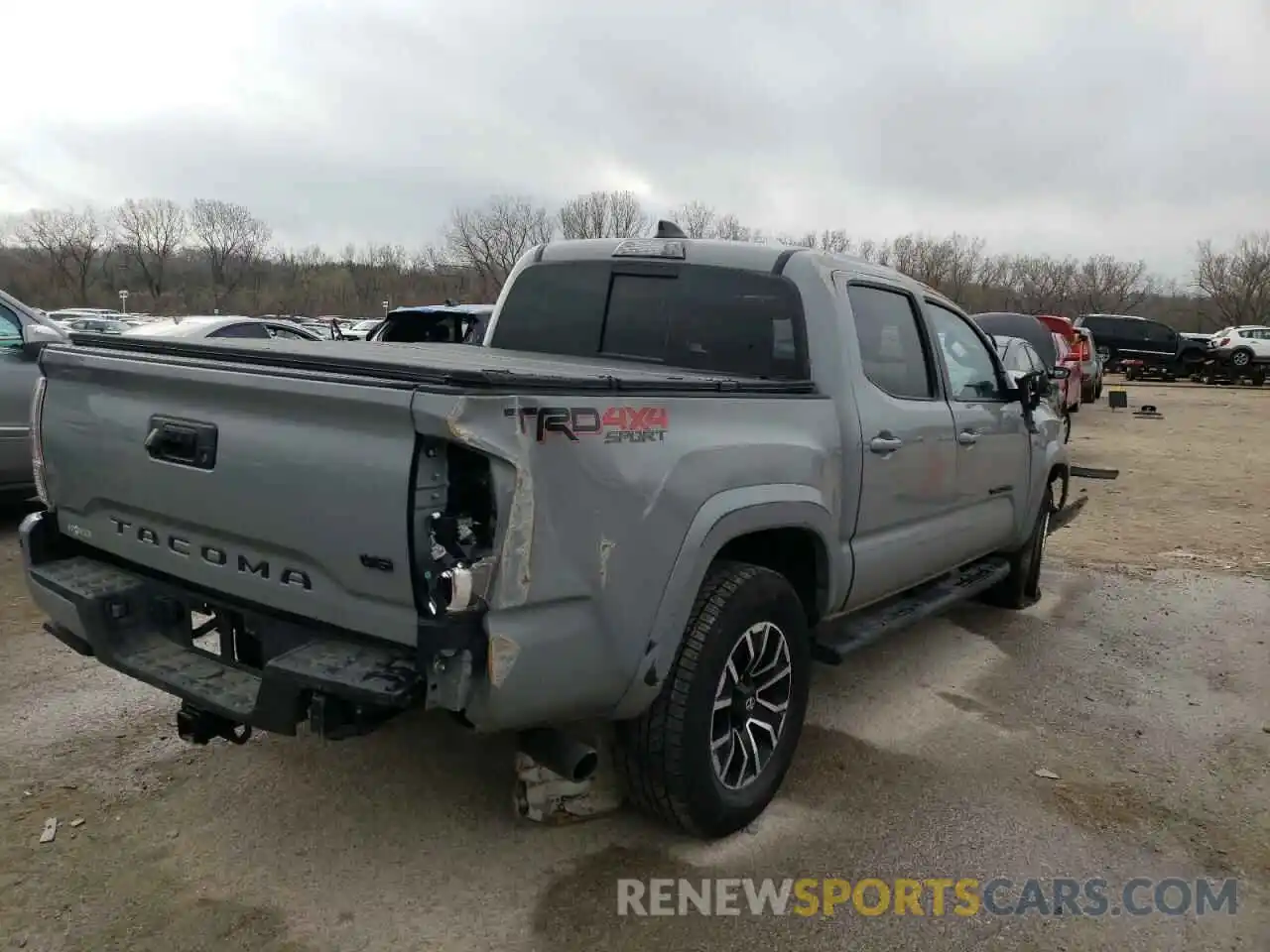 4 Photograph of a damaged car 3TMCZ5AN3MM392419 TOYOTA TACOMA 2021