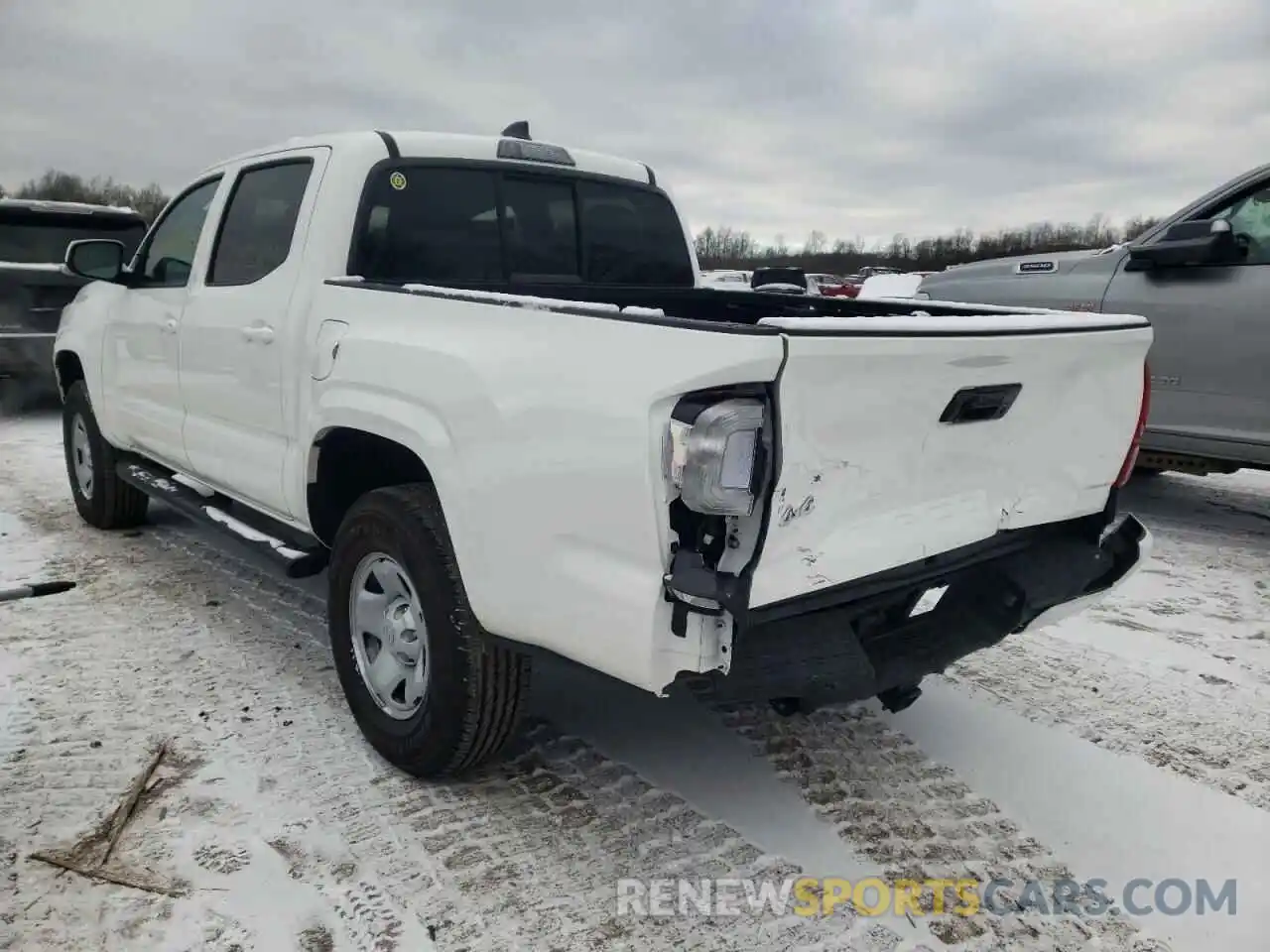 3 Photograph of a damaged car 3TMCZ5AN3MM412944 TOYOTA TACOMA 2021