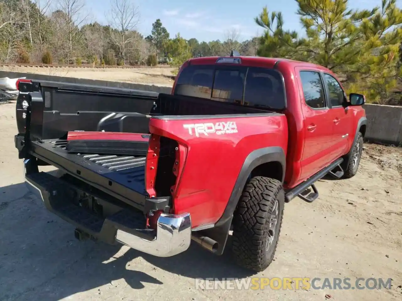 4 Photograph of a damaged car 3TMCZ5AN3MM413706 TOYOTA TACOMA 2021