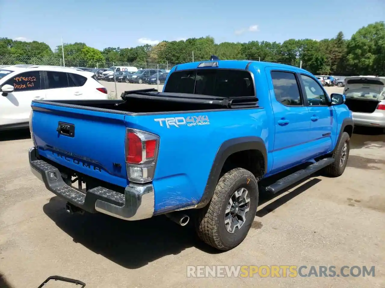 4 Photograph of a damaged car 3TMCZ5AN3MM422535 TOYOTA TACOMA 2021