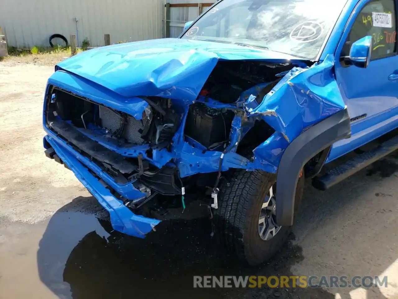 9 Photograph of a damaged car 3TMCZ5AN3MM422535 TOYOTA TACOMA 2021