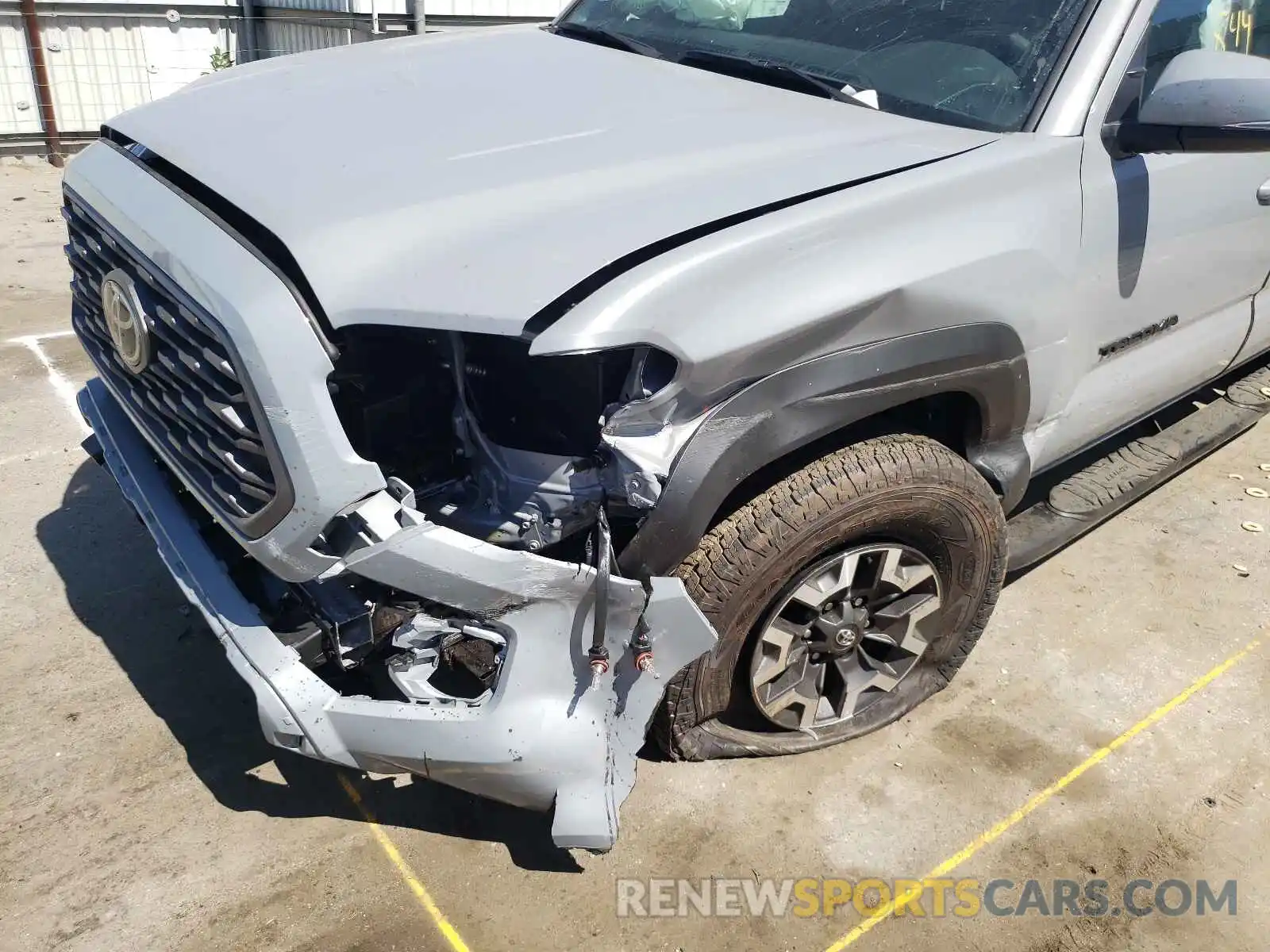 9 Photograph of a damaged car 3TMCZ5AN3MM425404 TOYOTA TACOMA 2021