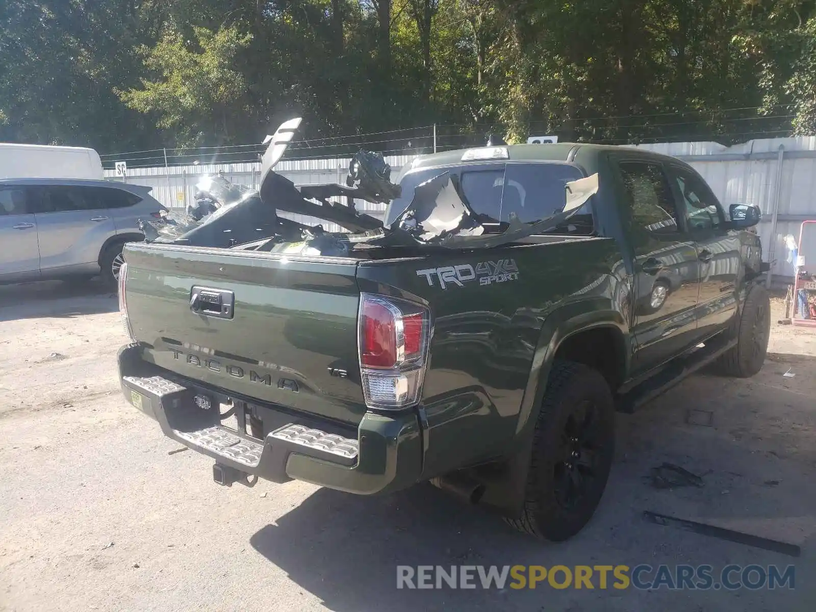 4 Photograph of a damaged car 3TMCZ5AN4MM371918 TOYOTA TACOMA 2021