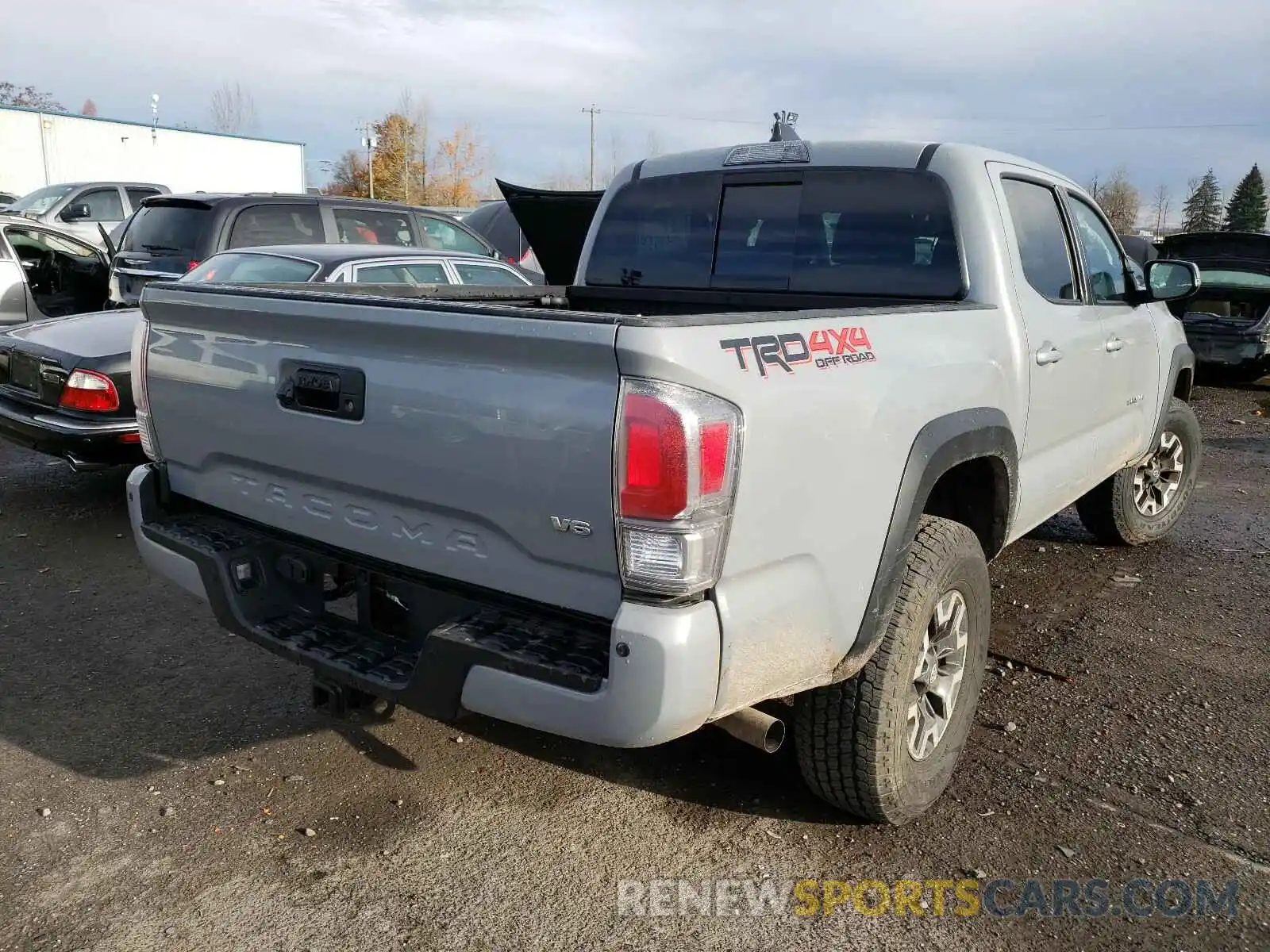 4 Photograph of a damaged car 3TMCZ5AN4MM375824 TOYOTA TACOMA 2021