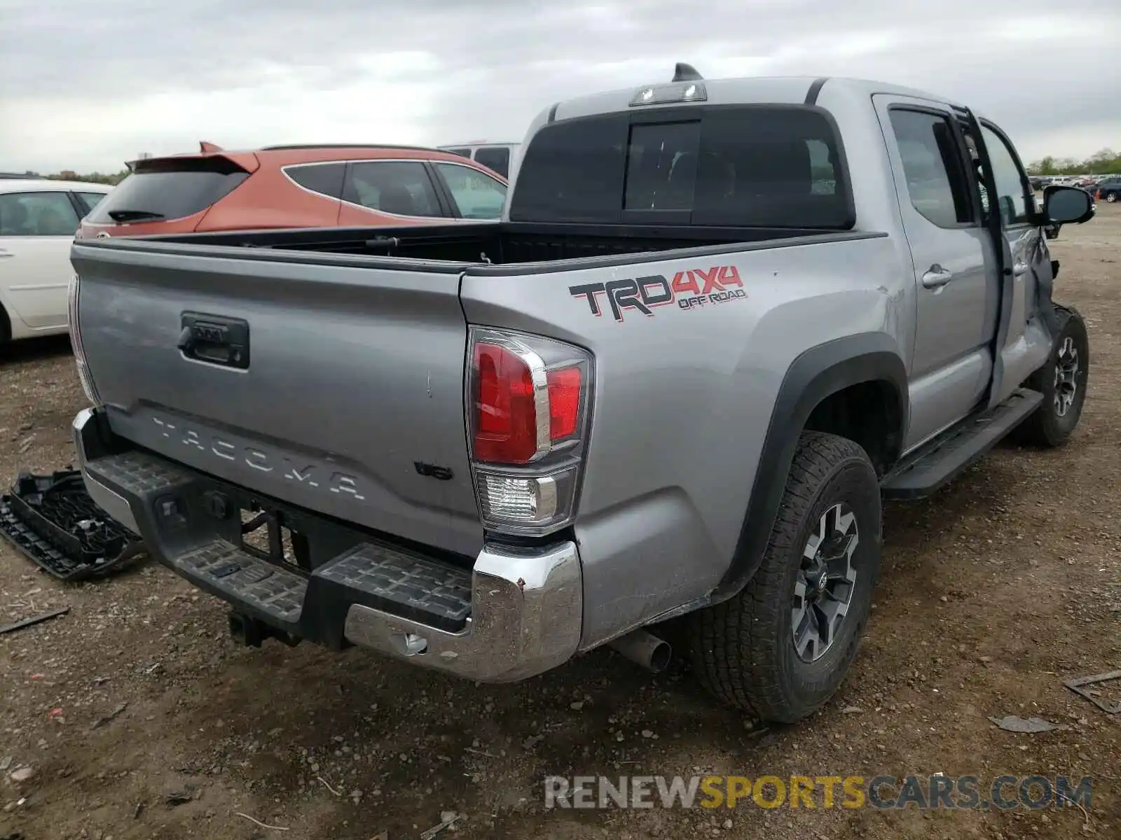 4 Photograph of a damaged car 3TMCZ5AN4MM376469 TOYOTA TACOMA 2021