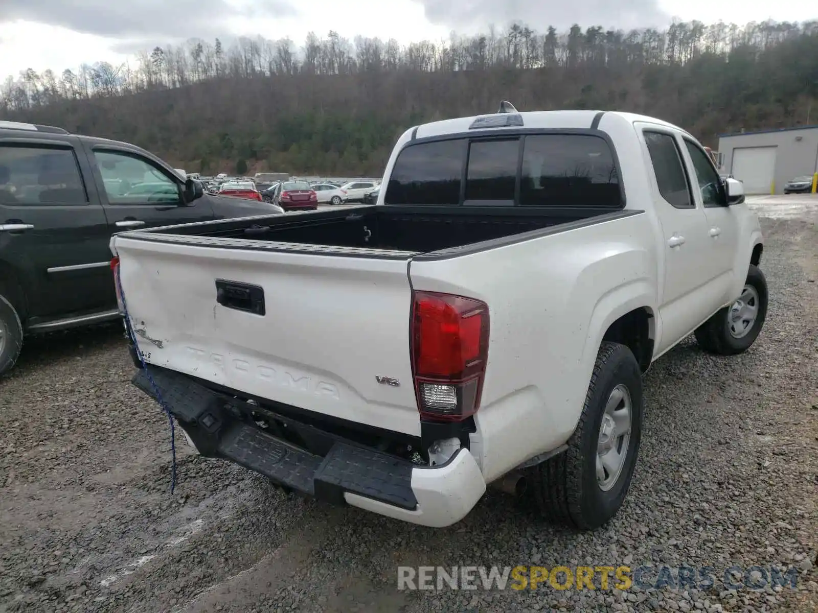 4 Photograph of a damaged car 3TMCZ5AN4MM378691 TOYOTA TACOMA 2021