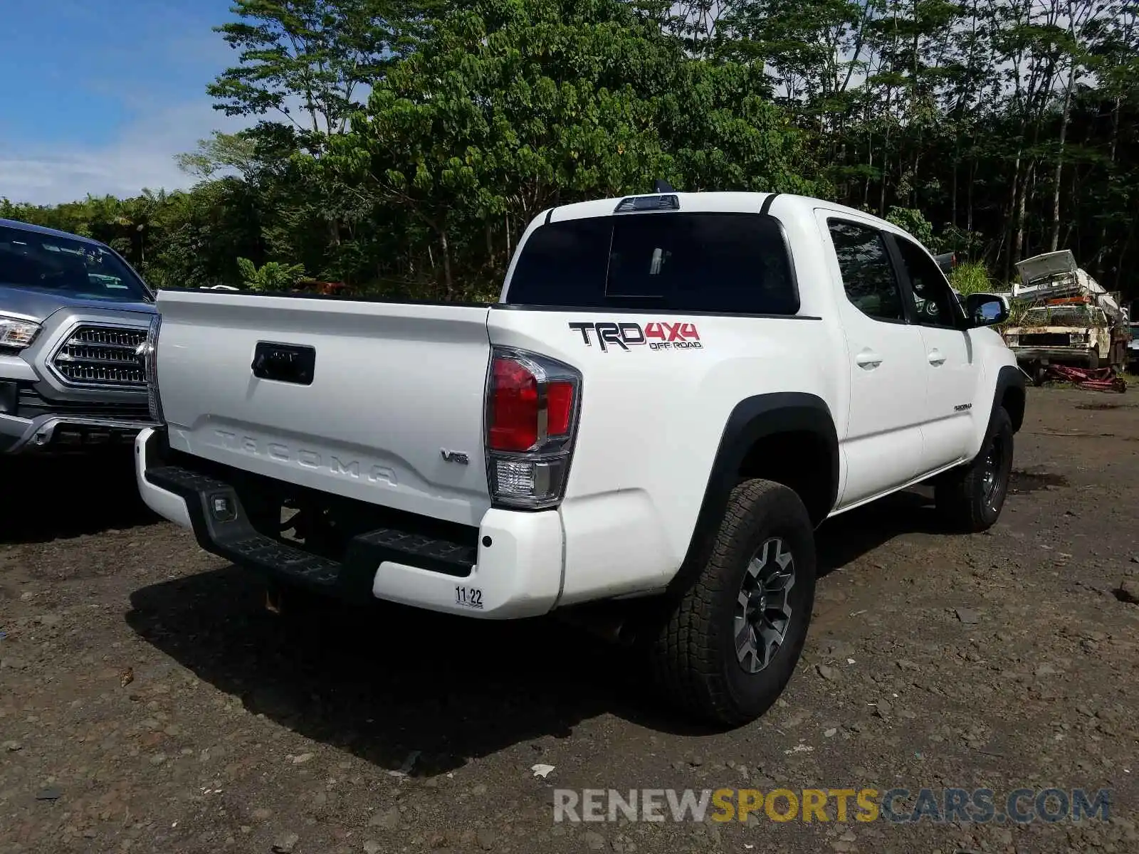 4 Photograph of a damaged car 3TMCZ5AN4MM381302 TOYOTA TACOMA 2021